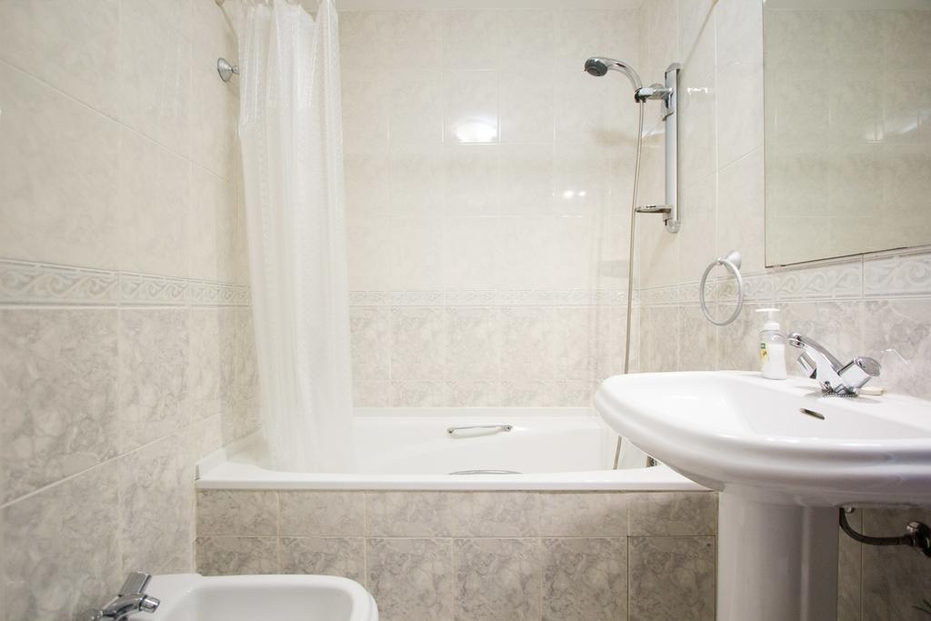 Spacious Apartment In Lisbon Luaran gambar